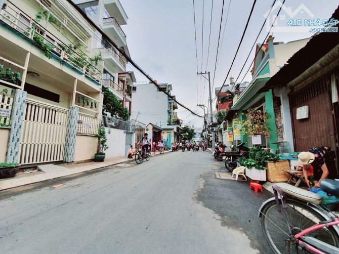 6x20m - Hẻm Xe Hơi - Nhà Sân Vườn - 2 Tầng - Chính Chủ Bán - Giá 8,2 tỷ Thương Lượng