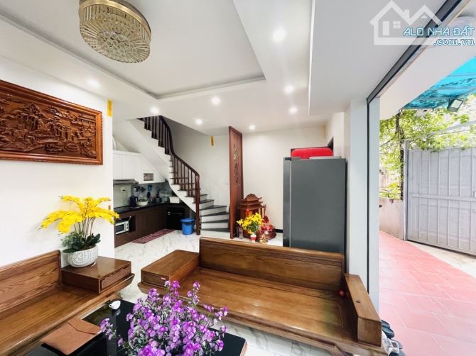 BÁN NHÀ HÀ TRÌ - HÀ ĐÔNG - GẦN PHỐ - Ô TÔ ĐỖ - THANG MÁY - 40M x 5 TẦNG - GIÁ 7,4 TỶ