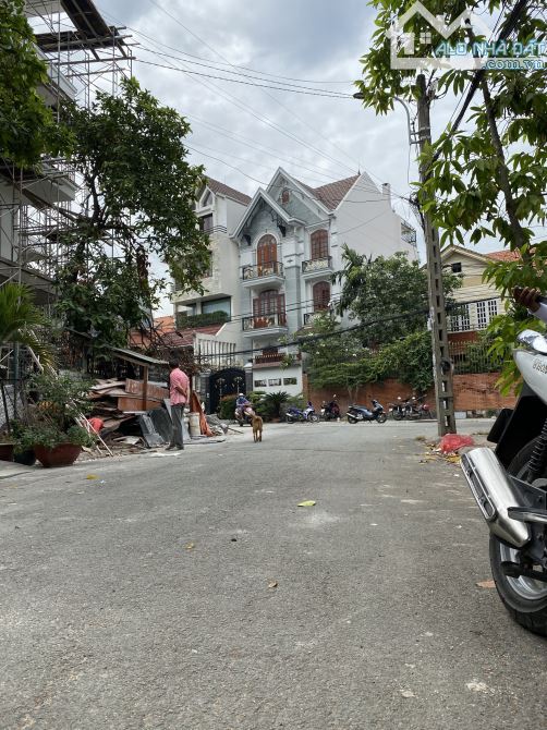 Bán nhà đơn giá đất, 13x19m đường Dương Quảng Hàm, P6, tách được 3 lô, vị trí đẹp, giá tốt