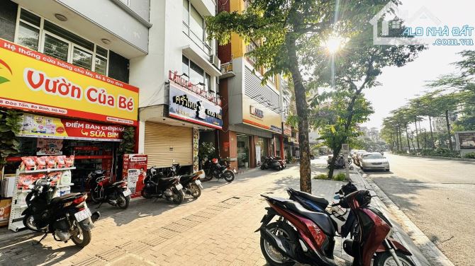 mặt phố VIP Đào Tấn mặt tiền khủng vỉa hè lớn 2 thoáng trước sau nhà đẹp sổ A4  36.5 tỷ