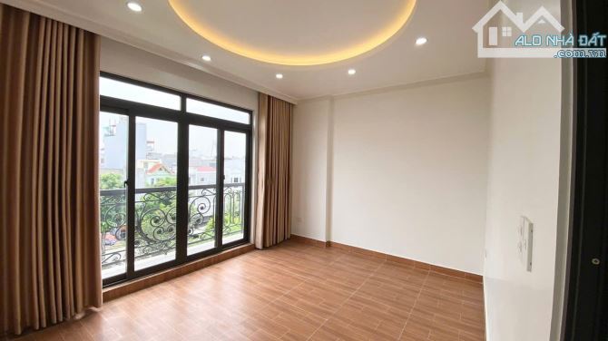 Bán Nhà 4 Tầng Gần Vinhomes Riverside Hải Phòng, Sở Dầu – View Vườn Hoa, Đường Ô Tô  5,5tỷ