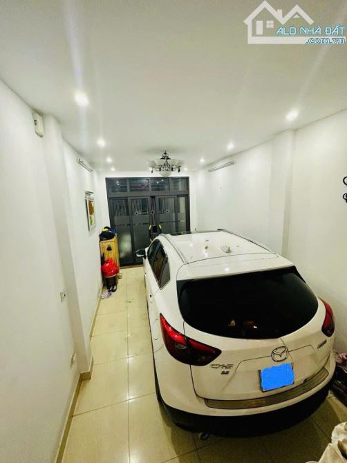 LA THÀNH - ĐỐNG ĐA - TT BỘ TÀI CHÍNH - 3 MẶT THOÁNG - GARA Ô TÔ - FULL NỘI THẤT - 18.8 TỶ