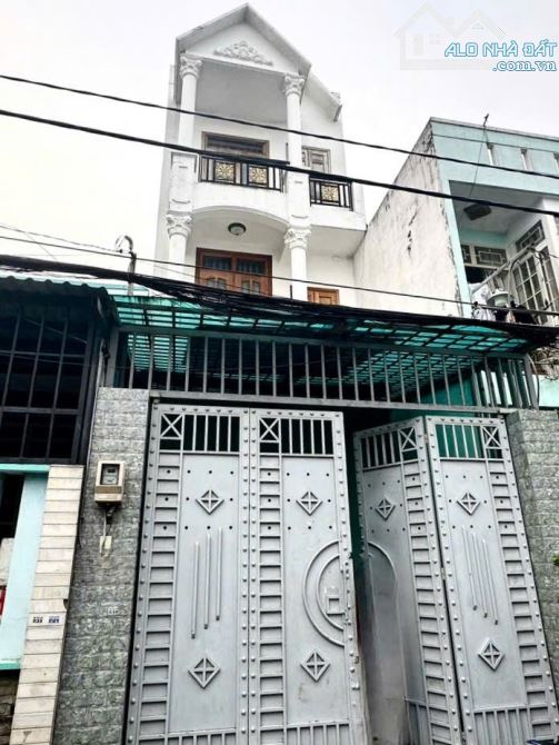 Nhà 4 tầng hẻm xe hơi Nguyễn Thị Sóc, ngay chợ Đầu Mối Hóc Môn