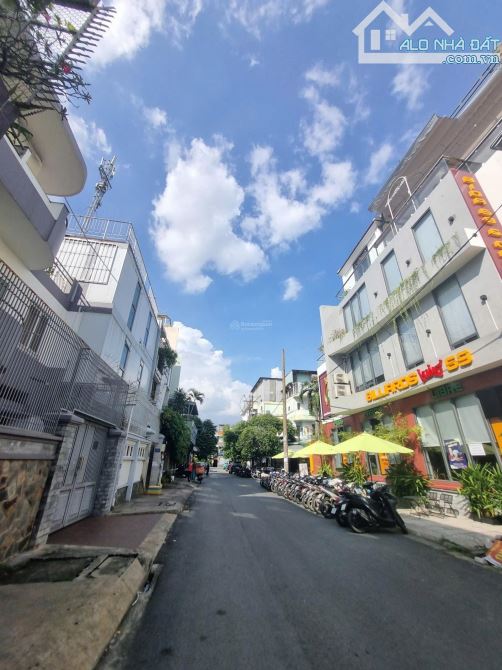 Nhà 758/25 Xô Viết Nghệ Tĩnh P. 25, cách ĐH Hutech 50m, DT: 8x20m, KC: 3 tầng, giá 23.9 tỷ