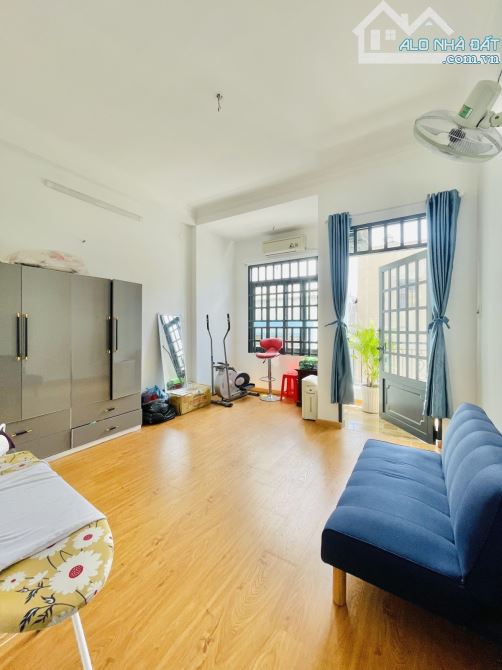 NGUYỄN HƯU DẬT,  47m2, 3 lầu, 3PN, 4. 4 tỷ.