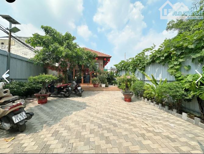 Villa hơn 1000 m2 mặt tiền đường 12m Đông Hưng Thuận , Quận 12 , giá 33tr/m2.
