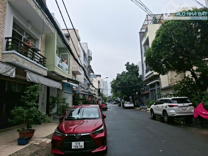 Mặt tiền kinh doanh đường số 11 sát chợ Tân Quy, Tân Kiểng Q7, nhà 2 tầng 70m2 chỉ 12.5 tỷ