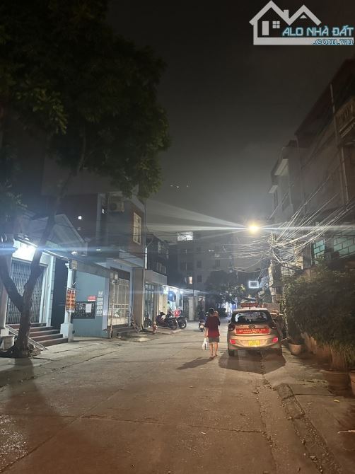 Bán đất Thạch Bàn 104m mặt ngõ ô tô tránh nhỉnh 10 tỷ