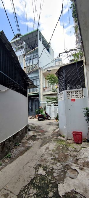 Nhà hẻm 3m Bùi Đình Tuý, P12, Bình Thạnh, 2 lầu sân thượng, gần học viện cán bộ TP HCM