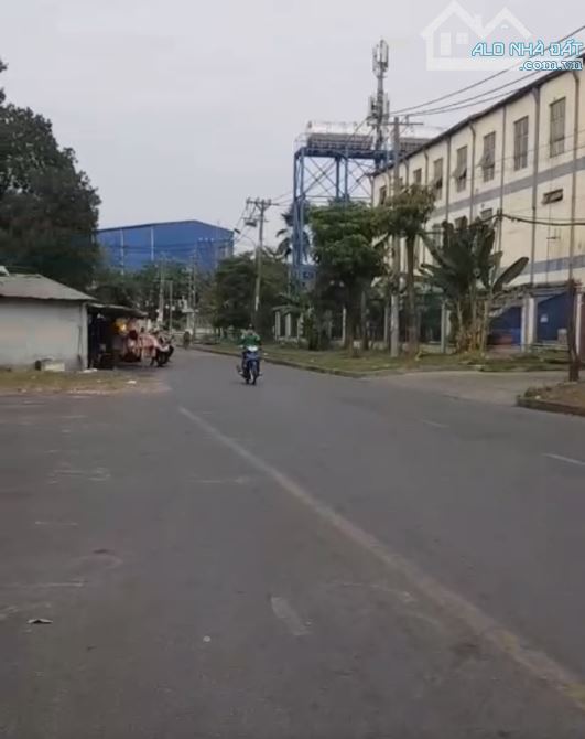 Bán đất mặt tiền ngay cổng Khu Công Nghiệp Vĩnh Lộc giá cực tốt