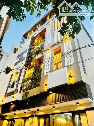 Bán khách sạn Nguyễn Thái Bình, dt 8.2 x 20m, Hầm 5 lầu st, 30P cao cấp