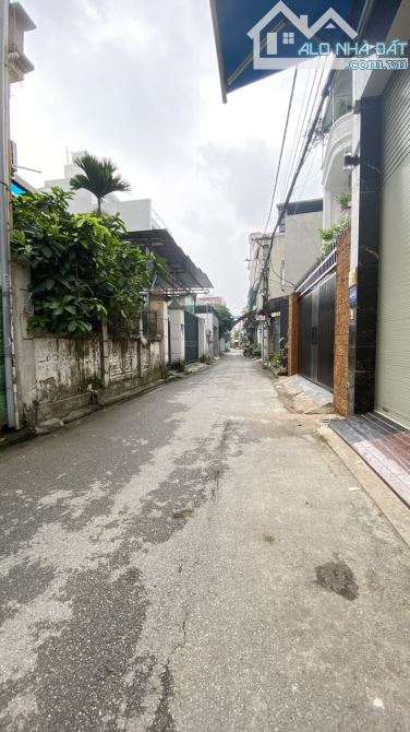 Bán nhà 5 tầng mới koong, trung tâm Việt Hưng, 10m ra ô tránh, DT 40m2, Mt 5m, giá 6 tỷ+