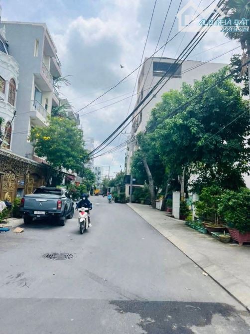Bán CHDV thủ khoán 60tr, hẻm ô tô, Dương Quảng Hàm Gò Vấp, 4.5x30m, 1x tỷ