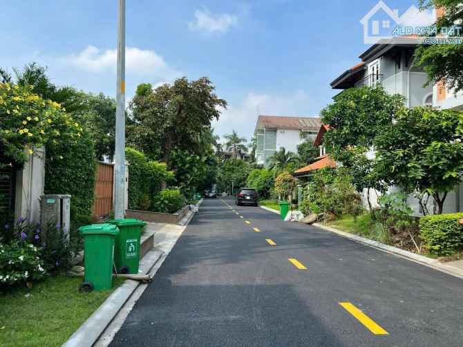Khuôn đất TÔT NHẤT  NGUYỄN VĂN HƯỞNG, P. THẢO ĐIỀN, 417M2, GIÁ 100 TỶ,
