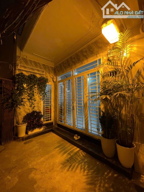 Cần bán nhà Phố Thọ Lão - Lò Đúc, DT 30m2 x 5 tầng, MT 5m, giá 8,3T. Nhà mới, đẹp