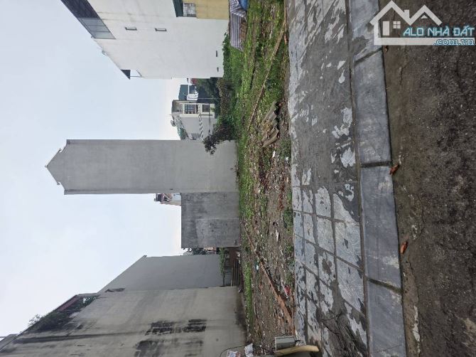 Bán đất tái định cư Xóm Lò Thanh Am-Long Biên -vỉa hè- phân lô -oto tránh-75m nhỉnh 14 tỷ
