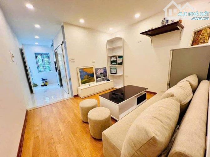 Tập thể 2 Tầng Nguyên Hồng💥80m2💥2Ngủ+2WC Khép Kín💥NHÀ ĐẸP💥Sổ Riêng💥3.39 Tỷ TL