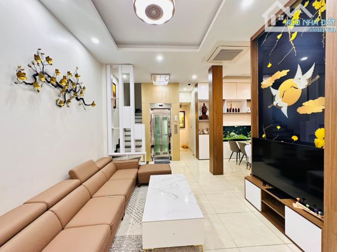 Bán nhà phố NGUYỄN AN NINH ô tô đỗ cổng, 5 tầng thang máy, chủ thiện chí 55m2 giá 12 tỷ