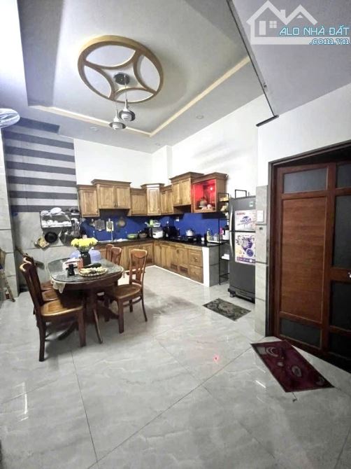 HÀNG HIẾM CHỐT GẤP-HXH 8M-HUỲNH THIỆN LỘC-TÂN PHÚ-73M2-4 TẦNG-CHỈ 8 TỶ