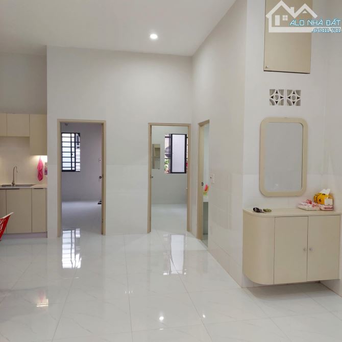 NHÀ CẤP 4 MỚI XÂY DT63M, HẺM GẦN CHỢ BÀ CHÂU ĐƯỜNG NGUYỄN HUỆ RẼ VÀO 30M, PHƯỜNG SA ĐÉC