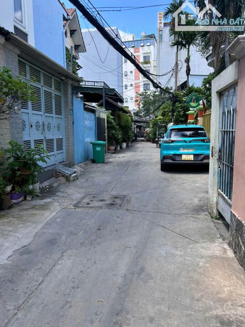 Bán nhà Hẻm Xe hơi đậu trong nhà tại đường Nguyễn Thị Thập quận 7, 3 lầu, giá 8 tỷ