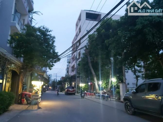 Bán nhà Gò Vấp, hẻm xe hơi Dương Quảng Hàm, khu phân lô đồng bộ, 4 x 15, chỉ  5.65 TỶ TL
