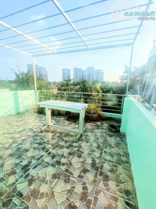 BÁN NHÀ 3 TẦNG – HẺM XE HƠI 5M – 82m² (4.5m x 18.2m) – NGUYỄN XIỂN, KẾ VINHOMES QUẬN 9 - 11