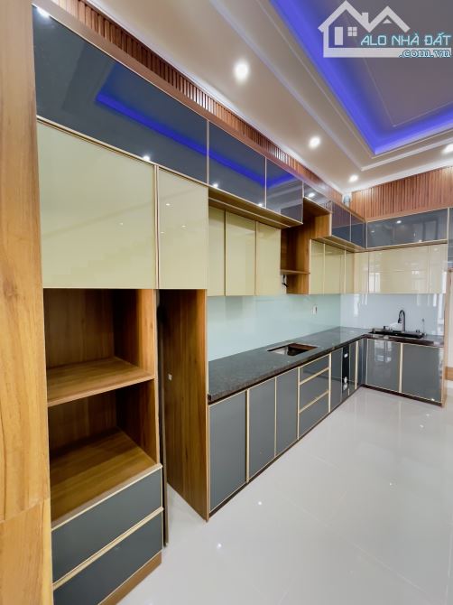 Nhà Siêu Đẹp Hẻm Lý Nam Đế - Đường nhựa thông - 1
