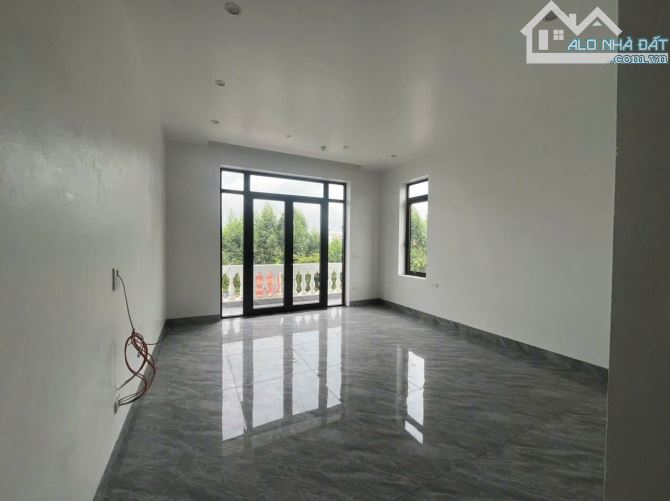 Bán nhà 3 tầng mặt 286 dabaco Khúc Xuyên dt 330m mt 10m giá 12 tỷ - 1