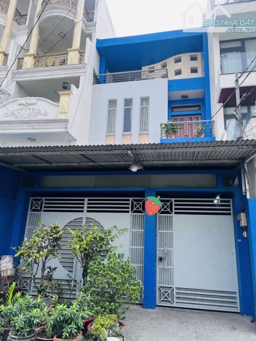 PHAN HUY ÍCH - HIẾM - 4 TẦNG BTCT - DT 200 M , GIÁ 23.5 TỶ - 1