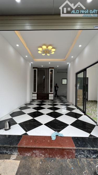 Nhà Song Phương 43m2*4T, vị trí gần trường cấp 3 Hoài Đức C, 800m ra ĐL Thăng Long.  4,6ty - 1