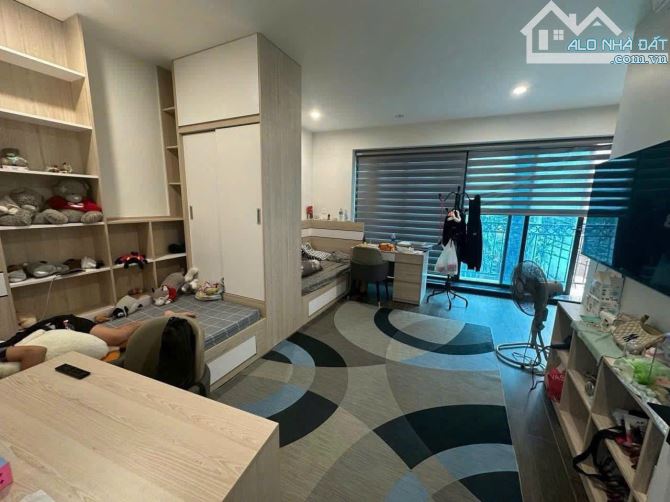 BÁN NHÀ ĐÊ LA THÀNH 39m- 6 TẦNG - MT 5.4m LÔ GÓC, 2 THOÁNG, THANG MÁY, VỈA HÈ 16 TỶ - 1