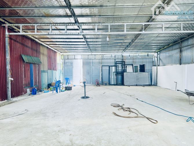 Cho thuê 300m2 phung châu gần trường dhtdtt giá rẻ - 1