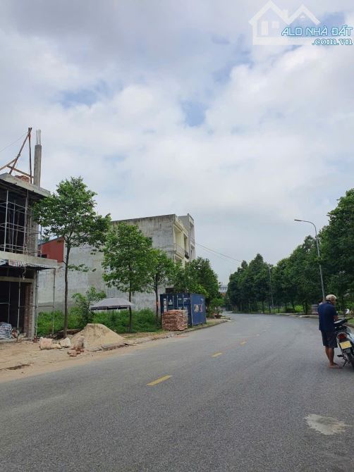 BÁN ĐẤT MẶT ĐƯỜNG LÊ VĂN THỊNH KHU ĐẠI PHÚC, BẮC NINH NHÌN SANG KHU THỂ THAO TP - 1