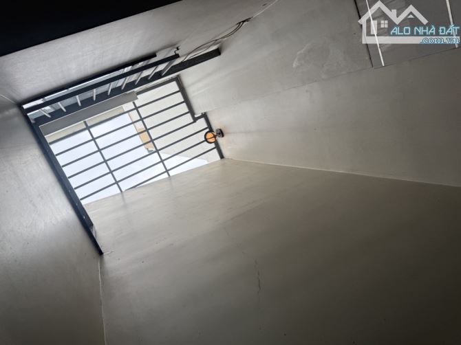 BÁN NHÀ QUẬN 6 GẦN ĐẦM SEN 64M2 4 TẦNG 7.X TỶ 4 PHÒNG NGỦ HẺM XE HƠI THÔNG - 1