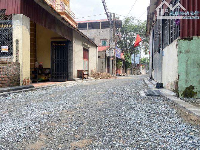 BÁN GẤP LÔ ĐẤT VÀNG XUÂN CANH – ĐÔNG ANH. 61,7m2. Giá 140tr/m. Đường ~4m. - 1