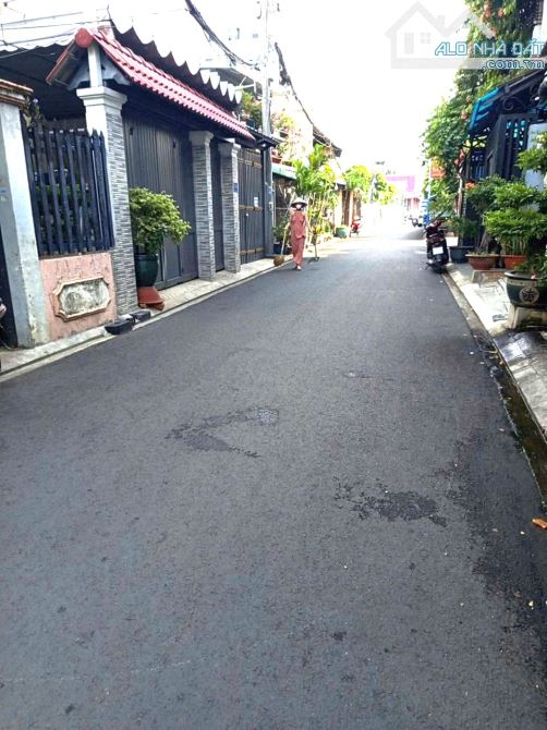 BÁN ĐẤT TẶNG NHÀ C4, HXH ĐƯỜNG GÒ DẦU, GẦN NGUYỄN SÚY, DT 70 M2 CHỈ 6,3 TỶ. - 1