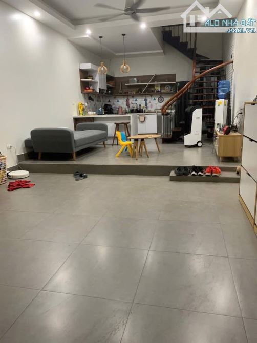 CHO THUÊ NHÀ PHỐ NGỌC THUỴ 60M2 GARA Ô TÔ 10 TRIỆU/THÁNG - 1