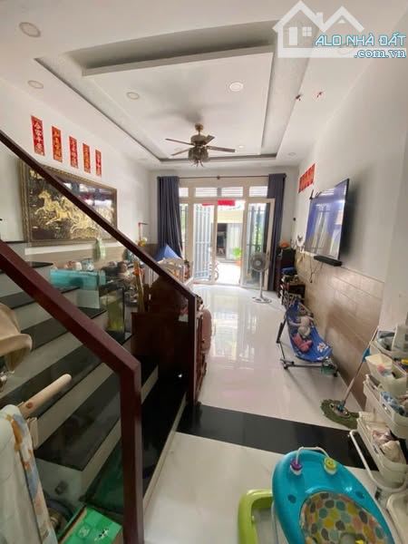 NHÀ HẺM NHỰA 8M XE HƠI LÊ THÚC HOẠCH  CÁCH MT CHỈ 20M NHÀ 3 LẦU ST 4x16M GIÁ 7.2TỶ - 1