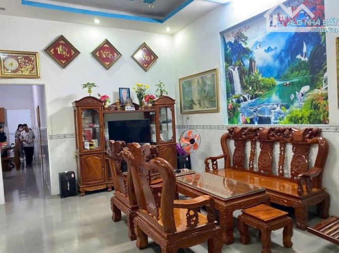 Bán nhà đẹp 110m2 P.Tân Phong, full thổ, ô tô, gần tiểu học Tân phong, chỉ 2ty9 TL - 1