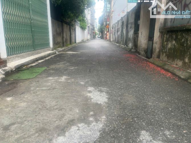 HOT! Giá Bán NHANH trong tháng! Đất Giang Biên, ngõ thông ô tô tránh, 54m, giá 9.1 tỷ - 1