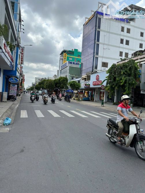 Bán nhà ngang lớn MT 1051 1053 CMT8 P.7 Q. Tân Bình - 1
