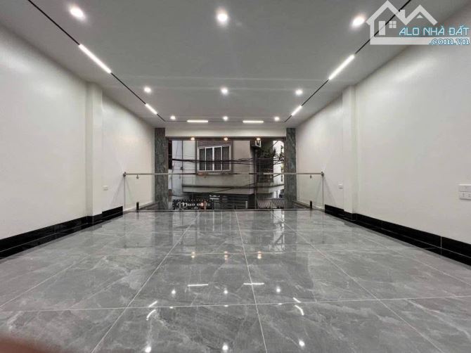 Bán nhà phân lô Lương Khánh Thiện,50m x 7 tầng thang máy,gần hồ,ô tô tránh,nhà đẹp ở ngay