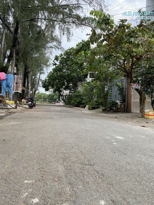 Bán nhà đơn giá đất, 13x19m đường Dương Quảng Hàm, P6, tách được 3 lô, vị trí đẹp, giá tốt - 1