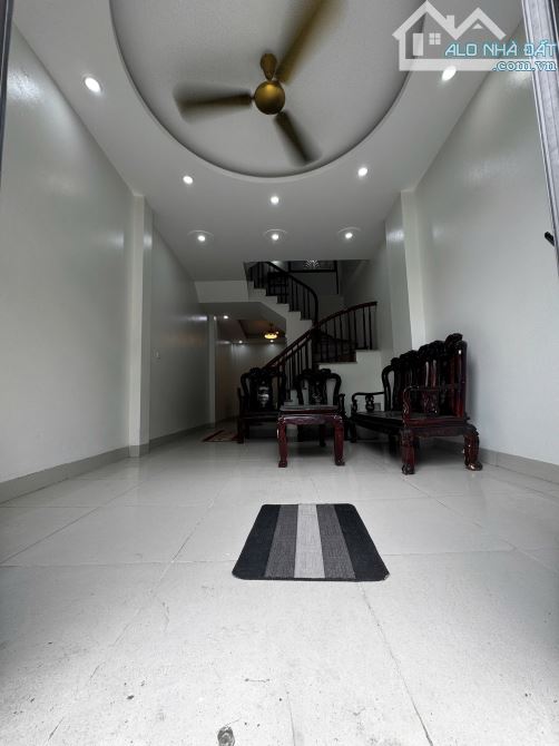 SIÊU HIẾM!!!. Cần bán gấp nhà tổ 15 Yên Nghĩa 39m2x5T, Full nội thất, ngõ ô tô qua. - 1
