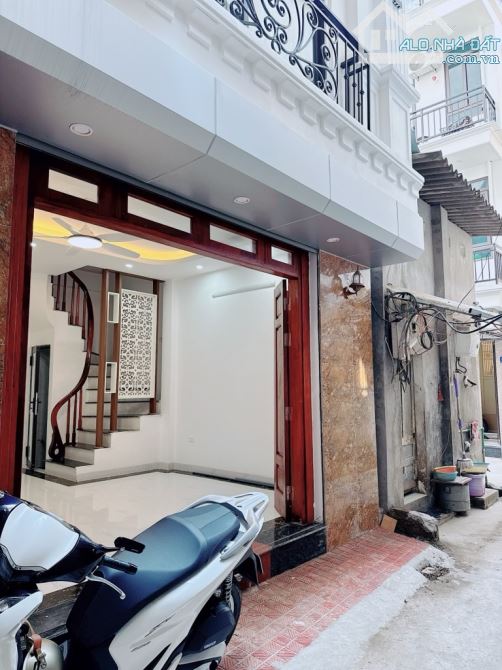 Cần Bán nhà Trương Định : NHÀ MỚI FULL NỘI THẤT Ở NGAY - GẦN Ô TÔ - MẶT TIỀN QUYỀN LỰC - 1