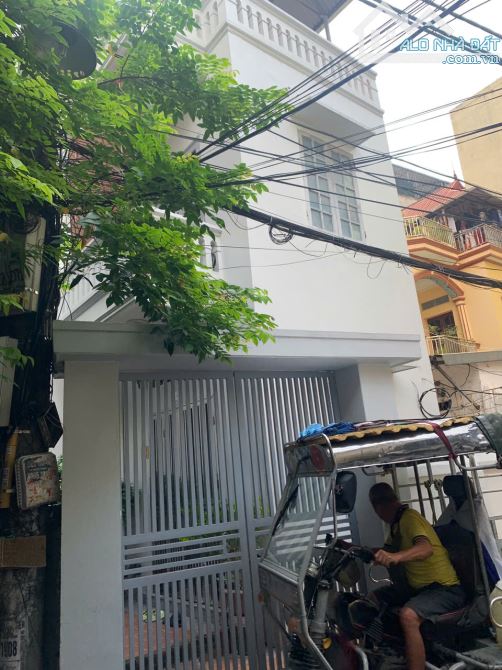 Bán đất Mỹ Đình có nhà 3 tầng cũ, lô góc, 64m2, 13.2 Tỷ, Mặt tiền 5.7M - 1