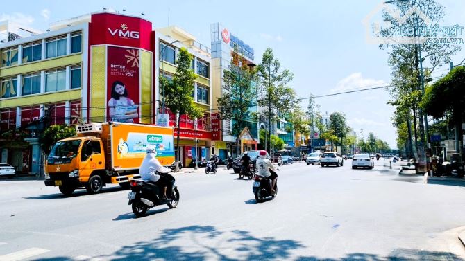 Bán tòa nhà hơn 1000m2 sàn góc 2 mặt tiền khu dân cư D2D sát đường Võ Thị Sáu giá 26 tỷ - 1