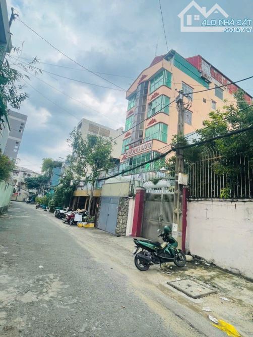 NHÀ CẤP 4 – CĂN GÓC 2 MT– ĐƯỜNG 8M – NGAY HOÀNG HOA THÁM, GIÁ 33 TỶ - 1