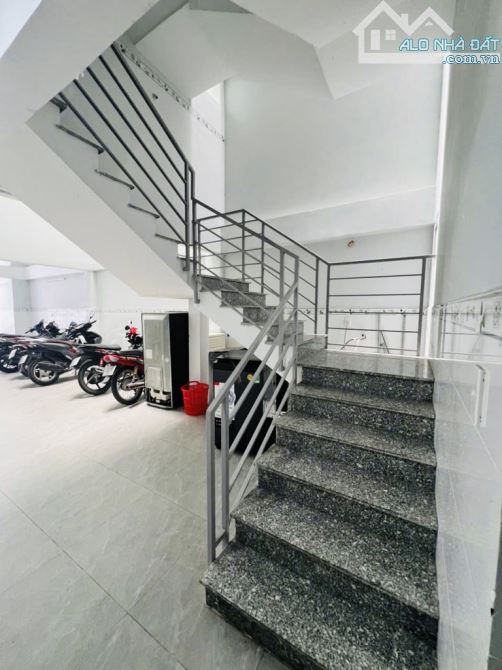 Bán CHDV HXh Dương Quảng Hàm - 5 tầng- 135m2- 16 phòng cho thuê khoán gần 60tr/ tháng. - 1